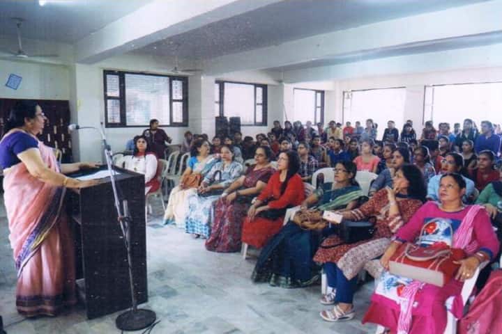 Vaish Mahila Mahavidyalaya campus in Rohtak, Haryana, India — photo 4