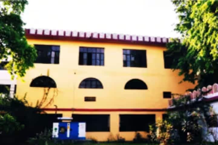 Mahatma Gandhi Balika Vidhyalya PG College campus in Firozabad, Uttar Pradesh, India — photo 2