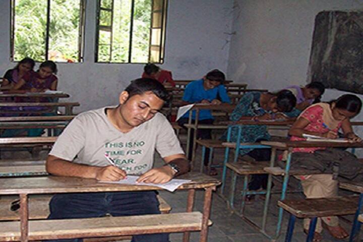 Smt Shantaben Motilal Panchal Science College campus in Sabarkantha, Gujarat, India — photo 2