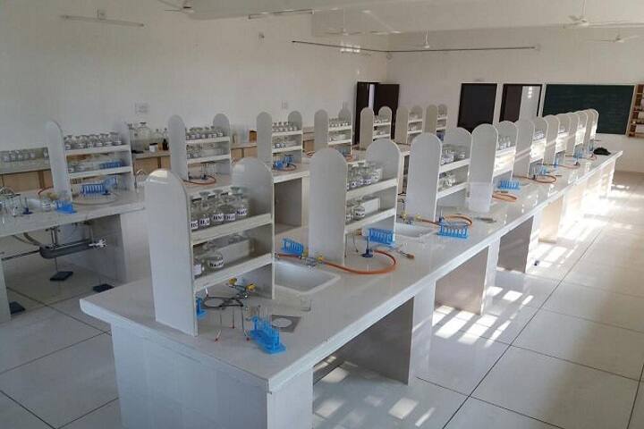 Shree Un Vibhag Kelvani Mandal Science College campus in Banaskantha, Gujarat, India — photo 2