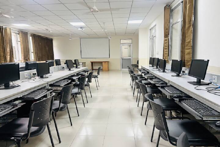 Rita A Patel Institute of Physiotherapy campus in Anand, Gujarat, India — photo 5