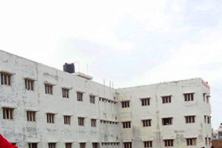 Mahila Arts and Commerce College campus in Veraval, Gujarat, India — photo 1