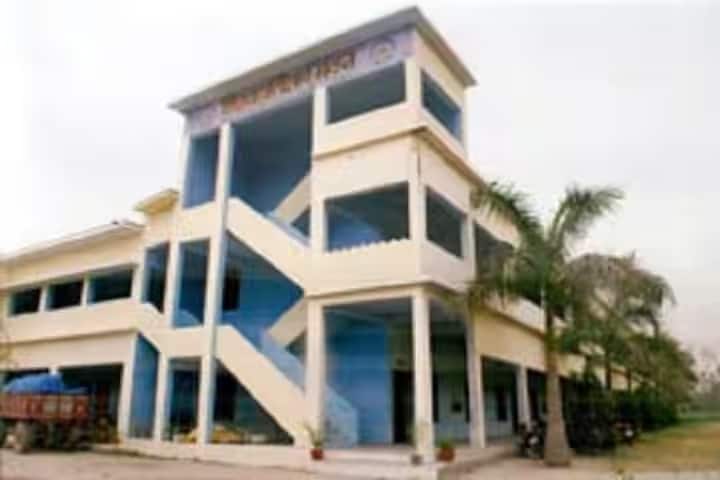 Dr RMS PG College campus in Faizabad, Uttar Pradesh, India — photo 2