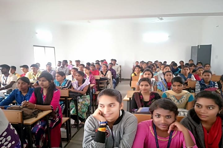 Government Madan Lal Shukla College campus in Bilaspur, Chhattisgarh, India — photo 3