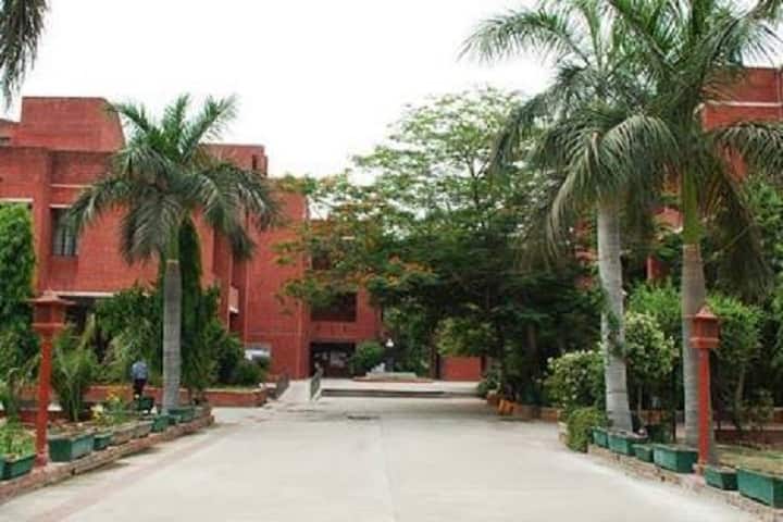 Shyama Prasad Mukherji College For Women, New Delhi campus in New Delhi, Delhi, India