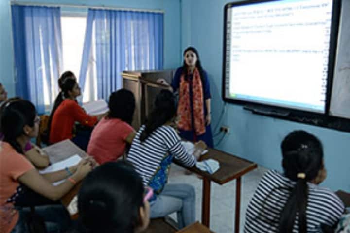 Khalsa College for Women campus in Ludhiana, Punjab, India — photo 5