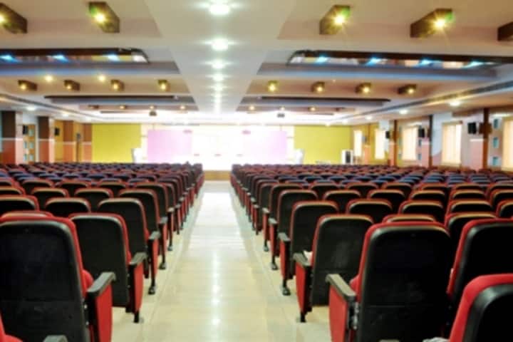 SRM Institute of Science and Technology campus in Modinagar, Uttar Pradesh, India — photo 4