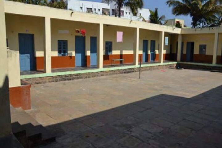 Yashwantrao Chavan College of Science campus in Karad, Maharashtra, India — photo 2