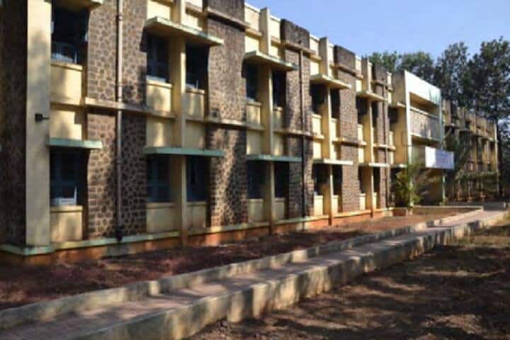 Yashwantrao Chavan College of Science campus in Karad, Maharashtra, India — photo 3