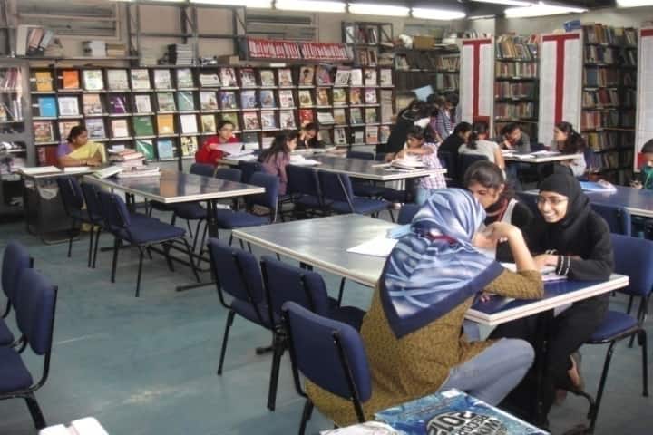 Sir Vithaldas Thackersey College of Home Science campus in Mumbai, Maharashtra, India — photo 6