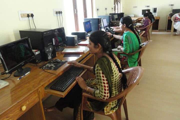 Maharaj Brahma Nand Bhuriwale Garibdassi Rana Gajendra Chand Girls College campus in Hoshiarpur, Punjab, India — photo 3