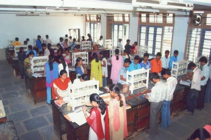 KLE Society's Jagadguru Tontadarya College campus in Betageri, Karnataka, India — photo 3