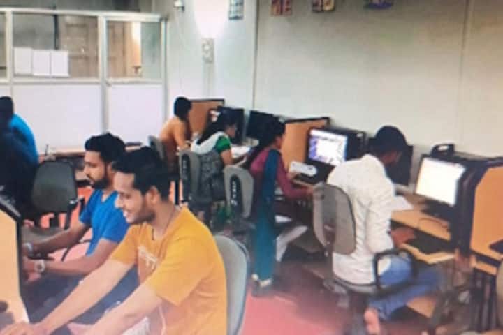Shri Madhavrao Patil Mahavidyalaya campus in Murum, Maharashtra, India — photo 3