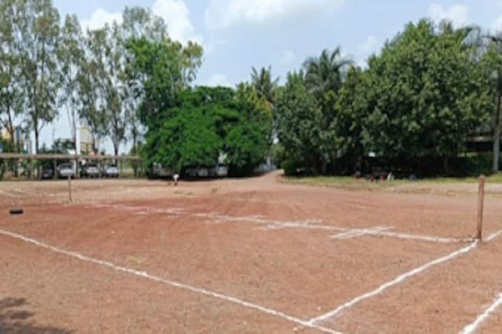 Shri Madhavrao Patil Mahavidyalaya campus in Murum, Maharashtra, India — photo 5