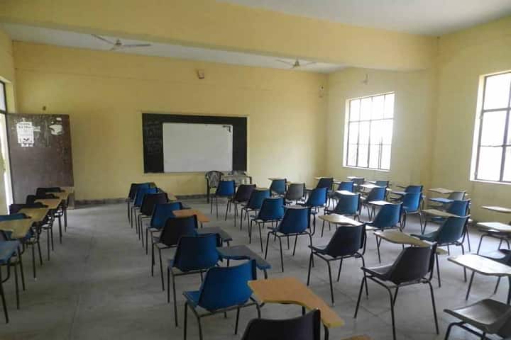 Sant Viragi Baba Mahavidyalaya campus in Ghatampur, Uttar Pradesh, India — photo 3
