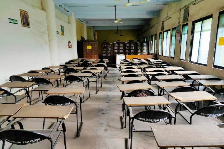 Shri SS Patil Arts Shri Bhausaheb TT Salunkhe Commerce and Shri GR Pandit Science College campus in Jalgaon, Maharashtra, India — photo 2