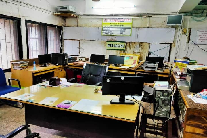 Shri SS Patil Arts Shri Bhausaheb TT Salunkhe Commerce and Shri GR Pandit Science College campus in Jalgaon, Maharashtra, India — photo 3