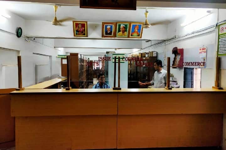 Shri SS Patil Arts Shri Bhausaheb TT Salunkhe Commerce and Shri GR Pandit Science College campus in Jalgaon, Maharashtra, India — photo 5