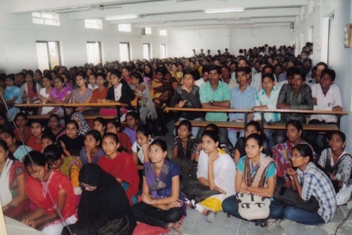 Dharmabad Shikshan Sanstha's Lal Bahadur Shastri Mahavidyalaya campus in Dharmabad, Maharashtra, India — photo 5