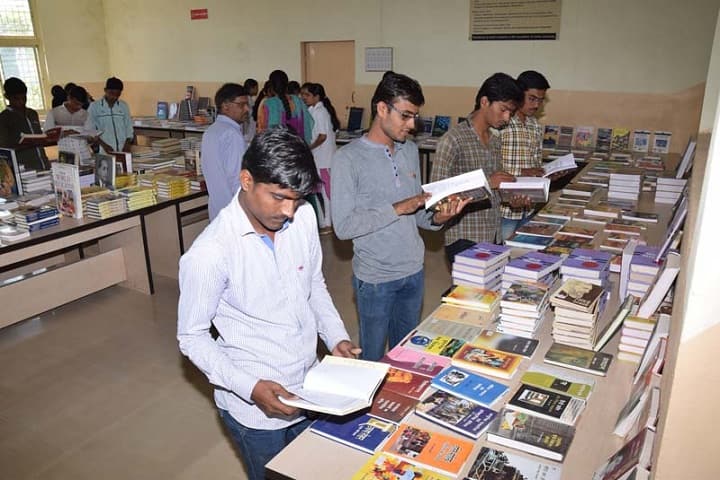 Dnyanopasak Shikshan Mandal's College of Arts campus in Parbhani, Maharashtra, India — photo 2
