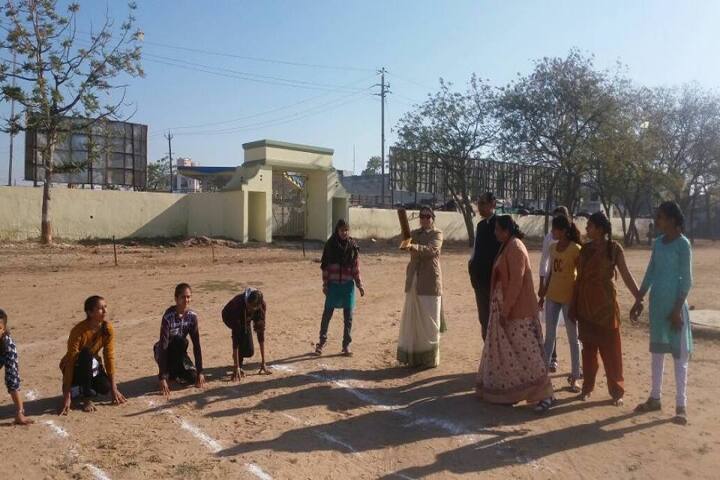 Smt MM Shah Mahila Arts College campus in Mehsana, Gujarat, India — photo 4