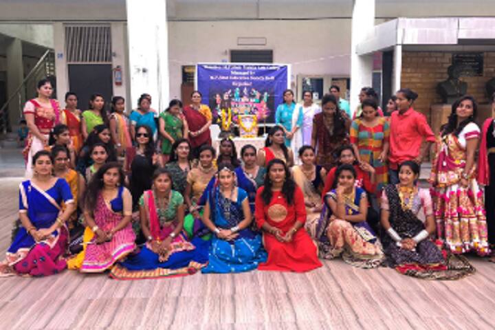Smt MM Shah Mahila Arts College campus in Mehsana, Gujarat, India — photo 6