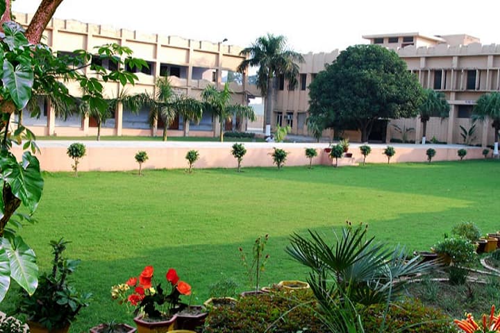 Swami Premanand Mahavidyalaya campus in Mukerian, Punjab, India — photo 1