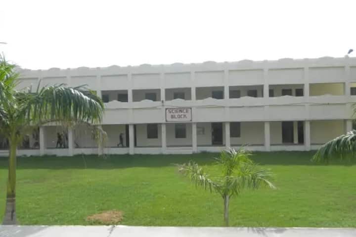 Swami Premanand Mahavidyalaya campus in Mukerian, Punjab, India — photo 2