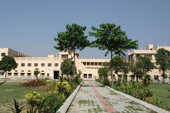 Sant Darbara Singh PG College for Women campus in Moga, Punjab, India — photo 2
