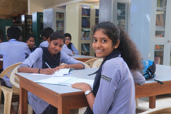 Kittel Arts College campus in Dharwad, Karnataka, India — photo 4