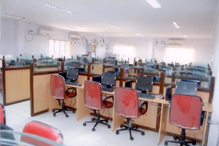 Visakha Government Degree College for Women campus in Visakhapatnam, Andhra Pradesh, India — photo 3