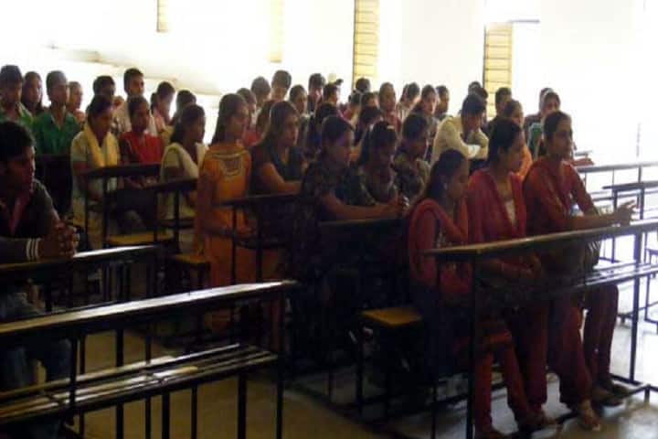 Shri Janki Vallabh Arts and Shri MS Patel Commerce College campus in Vadodara, Gujarat, India — photo 2