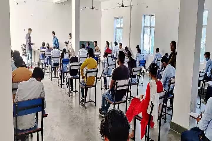 Vision College of Pharmacy and Biomedical Sciences campus in Najibabad, Uttar Pradesh, India — photo 3