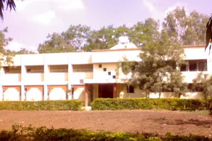 Yeshwantrao Chavan College of Arts campus in Sillod, Maharashtra, India — photo 1