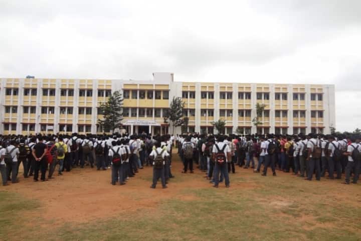 Sri D Devaraj Urs Government First Grade College campus in Hunsur, Karnataka, India — photo 1