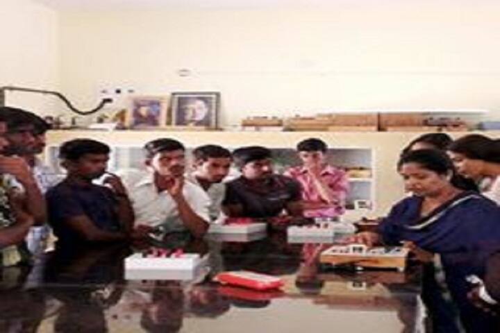 Sri D Devaraj Urs Government First Grade College campus in Hunsur, Karnataka, India — photo 2