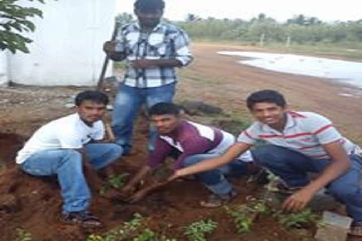 Sri D Devaraj Urs Government First Grade College campus in Hunsur, Karnataka, India — photo 4