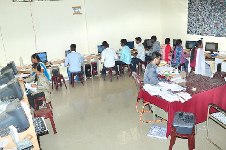 Sri Kongadiyappa College campus in Doddaballapur, Karnataka, India — photo 3