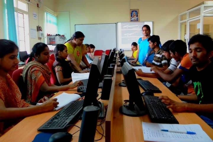 Government First Grade College campus in Bangalore, Karnataka, India — photo 4