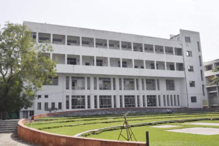 Sanjivani College of Engineering campus in Kopargaon, Maharashtra, India — photo 2