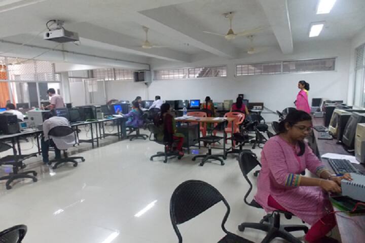 Jawaharlal Nehru New College of Engineering campus in Shivamogga, Karnataka, India — photo 4