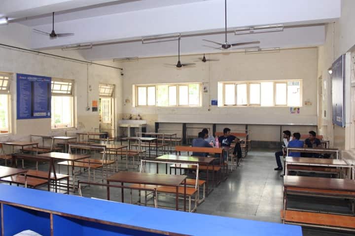 Sathaye College campus in Mumbai, Maharashtra, India — photo 3