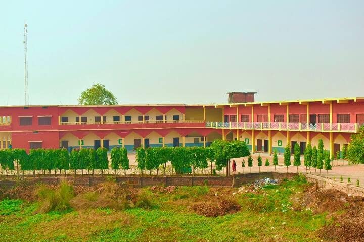 Majeedun Nisa Girls PG College campus in Mau, Uttar Pradesh, India — photo 2