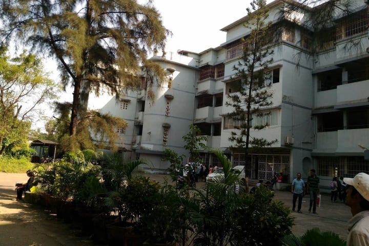 St Gonsalo Garcia College of Arts and Commerce campus in Thane, Maharashtra, India — photo 2