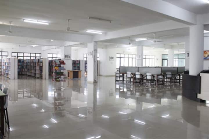 Teerthanker Mahaveer Dental College and Research Centre campus in Moradabad, Uttar Pradesh, India — photo 6