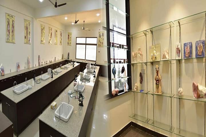 RG College of Pharmacy campus in Hathras, Uttar Pradesh, India — photo 3