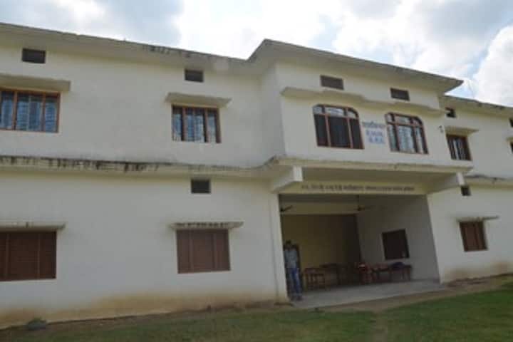 Late Srimati Rama Devi Mahavidyalaya campus in Kushinagar, Uttar Pradesh, India — photo 2