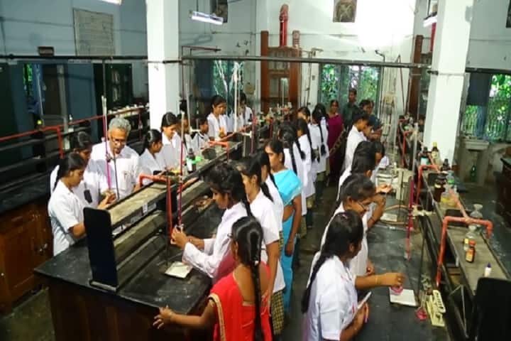 Smt Kandukuri Rajyalakshmi College for Women campus in Rajahmundry, Andhra Pradesh, India — photo 4