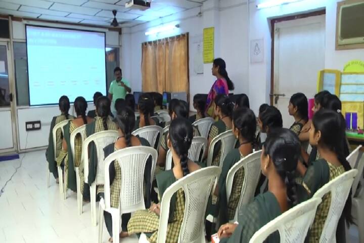 Smt Kandukuri Rajyalakshmi College for Women campus in Rajahmundry, Andhra Pradesh, India — photo 6