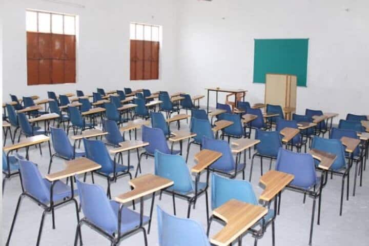 Shri Pramod Charan Dwivedi Vidhi Mahavidhyalaya campus in Kanpur, Uttar Pradesh, India — photo 2